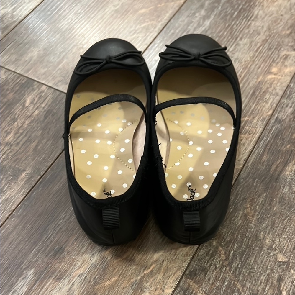 Cat & Jack Black Kids Shoes - Picture 4 of 11